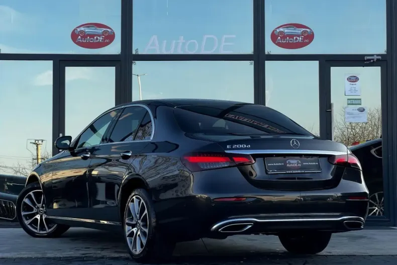 Mercedes-Benz E 200 din 2022 cu 96.047 km - oferta MER170866 - foto 3