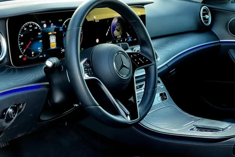 Mercedes-Benz E 200 din 2022 cu 96.047 km - oferta MER170866 - foto 12