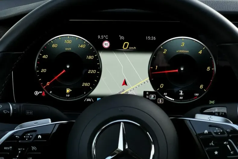 Mercedes-Benz E 200 din 2022 cu 96.047 km - oferta MER170866 - foto 21