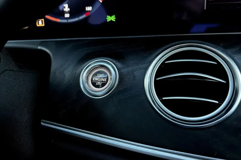 Mercedes-Benz E 200 din 2022 cu 96.047 km - oferta MER170866 - foto 37