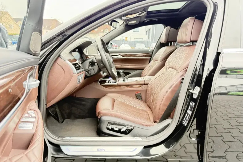 BMW 750 din 2022 cu 99.899 km - oferta BMW170867 - foto 14