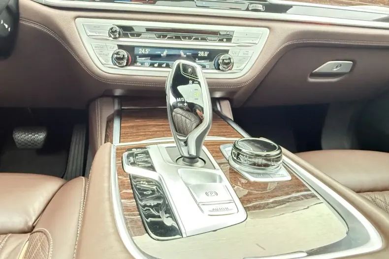 BMW 750 din 2022 cu 99.899 km - oferta BMW170867 - foto 38