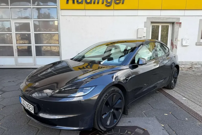 Tesla Model 3 din 2024 cu 50.000 km - oferta TES170877 - foto 1