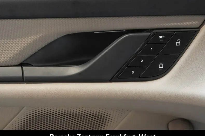 Porsche Taycan din 2022 cu 32.450 km - oferta POR170882 - foto 27