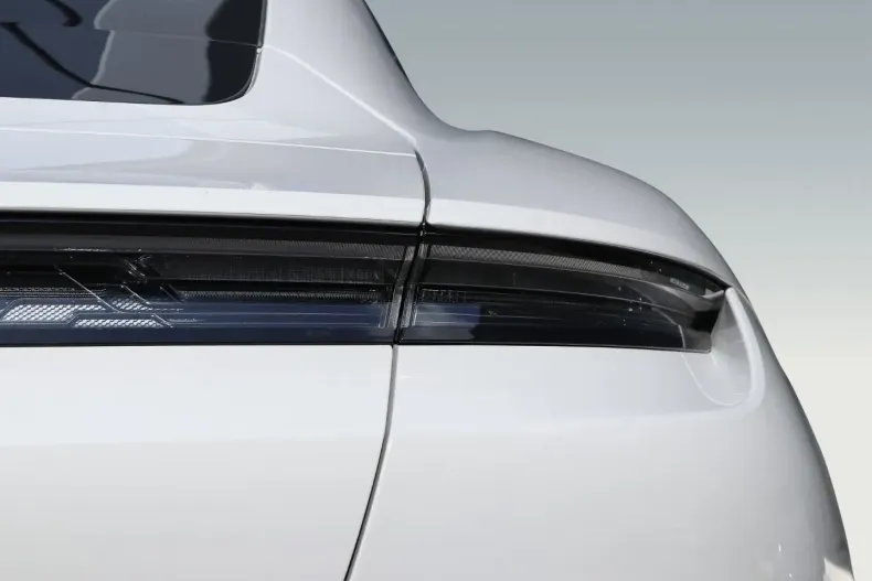 Porsche Taycan din 2023 cu 58.300 km - oferta POR170884 - foto 12