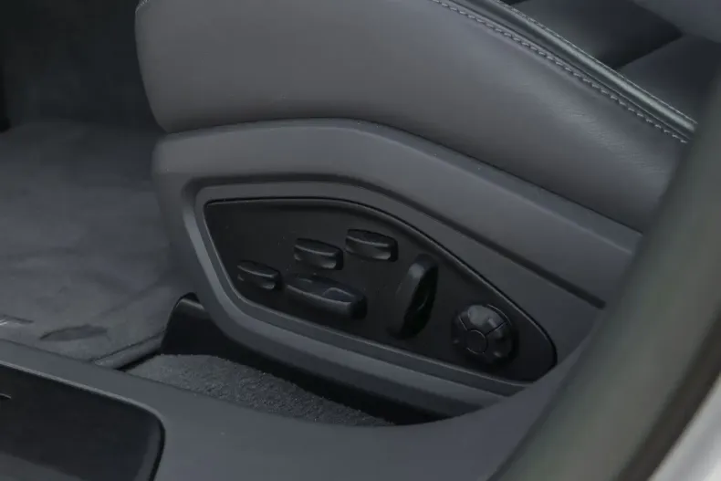 Porsche Taycan din 2023 cu 58.300 km - oferta POR170884 - foto 24