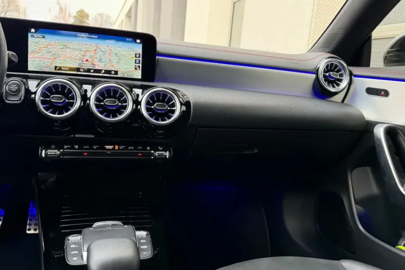 Mercedes-Benz CLA 250 din 2022 cu 49.051 km - oferta MER170887 - foto 19