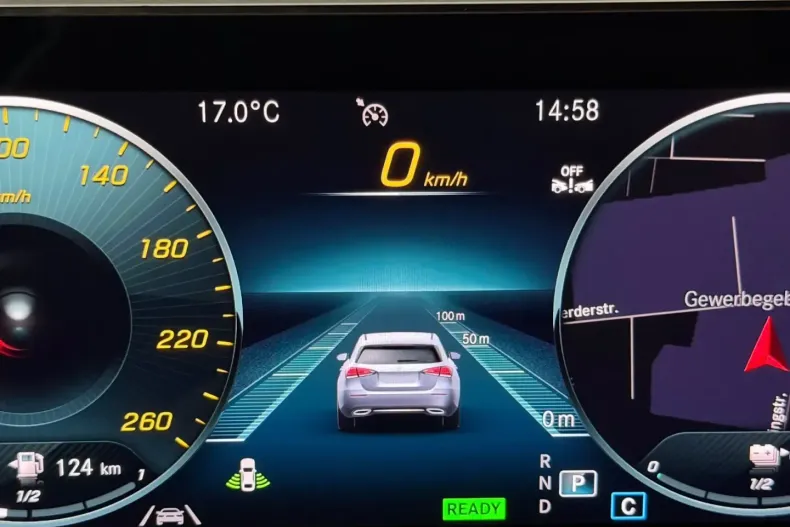 Mercedes-Benz CLA 250 din 2022 cu 49.051 km - oferta MER170887 - foto 32