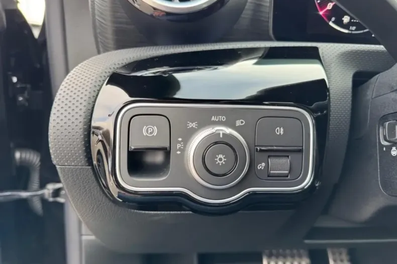 Mercedes-Benz CLA 250 din 2024 cu 24.210 km - oferta MER170888 - foto 20