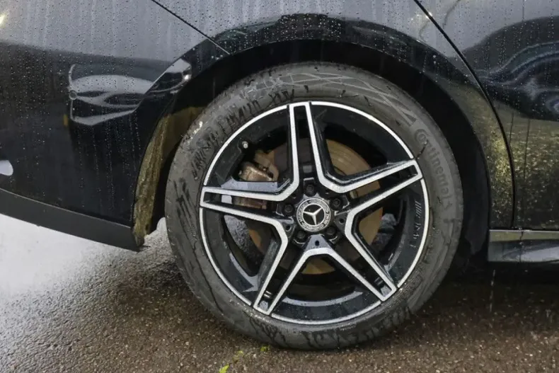 Mercedes-Benz CLA 250 din 2024 cu 14.800 km - oferta MER170890 - foto 5