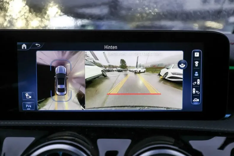 Mercedes-Benz CLA 250 din 2024 cu 14.800 km - oferta MER170890 - foto 10