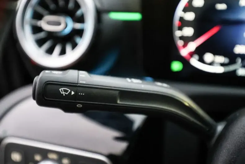 Mercedes-Benz CLA 250 din 2024 cu 14.800 km - oferta MER170890 - foto 19