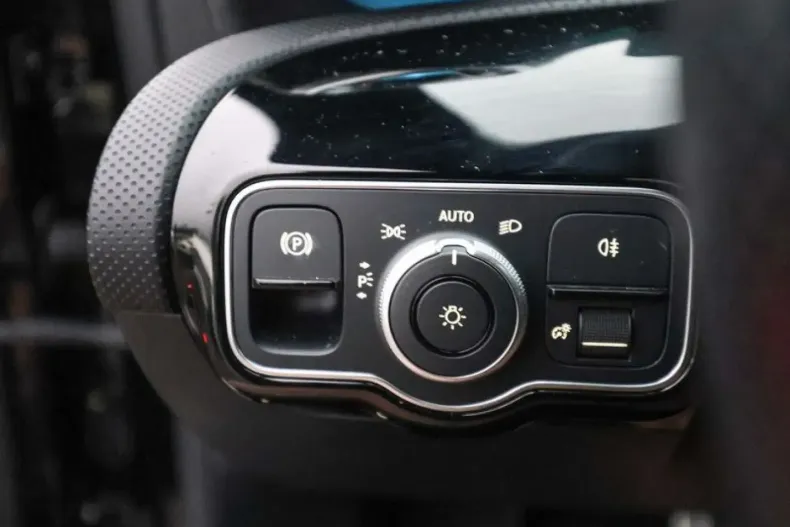 Mercedes-Benz CLA 250 din 2024 cu 14.800 km - oferta MER170890 - foto 20