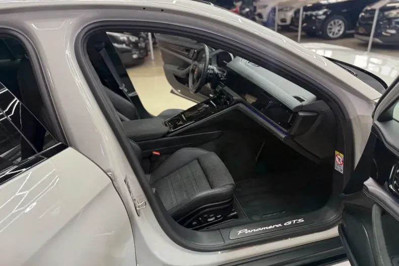 Porsche Panamera din 2025 cu 20.000 km - oferta POR170891 - foto 24