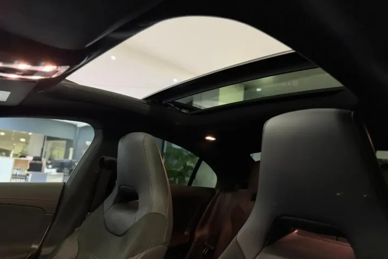 Mercedes-Benz CLA 250 din 2021 cu 25.537 km - oferta MER170897 - foto 16