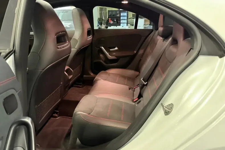 Mercedes-Benz CLA 250 din 2021 cu 25.537 km - oferta MER170897 - foto 19