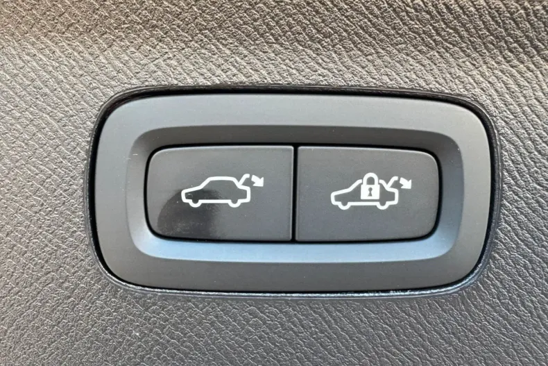 Volvo XC90 din 2024 cu 33.000 km - oferta VOL170903 - foto 13