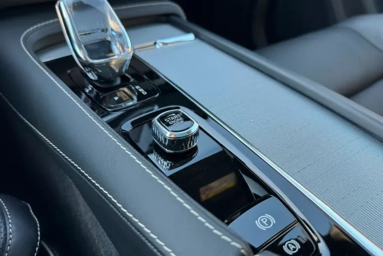 Volvo XC90 din 2024 cu 33.000 km - oferta VOL170903 - foto 25