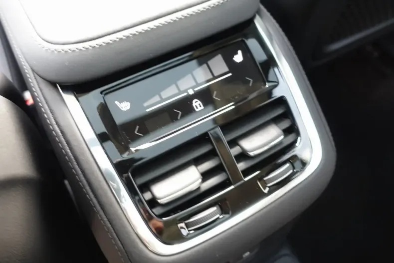 Volvo XC90 din 2025 cu 10.500 km - oferta VOL170904 - foto 10