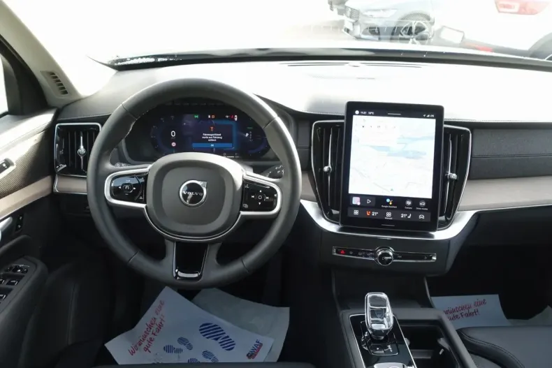 Volvo XC90 din 2025 cu 10.500 km - oferta VOL170904 - foto 12