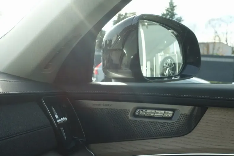 Volvo XC90 din 2025 cu 10.500 km - oferta VOL170904 - foto 19