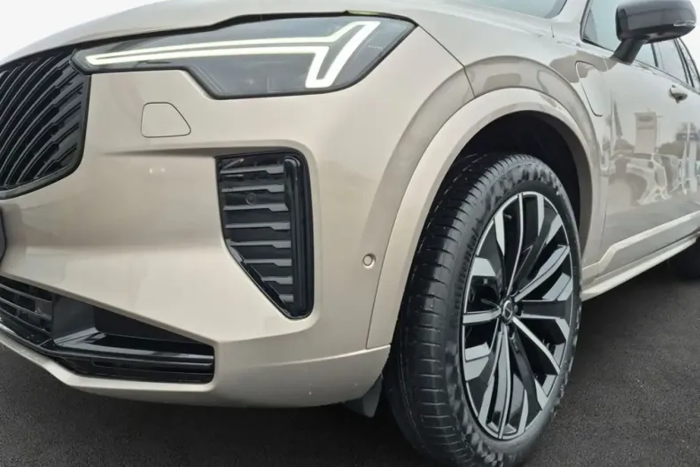 Volvo XC90 din 2025 cu 18.272 km - oferta VOL170906 - foto 6