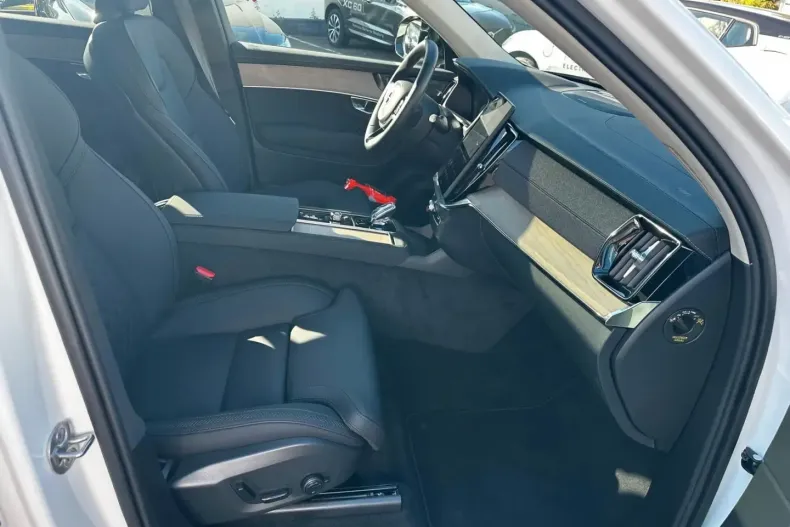 Volvo XC90 din 2025 cu 18.912 km - oferta VOL170909 - foto 16