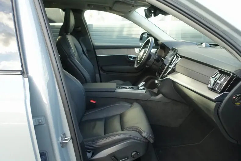 Volvo XC90 din 2025 cu 24.990 km - oferta VOL170912 - foto 8