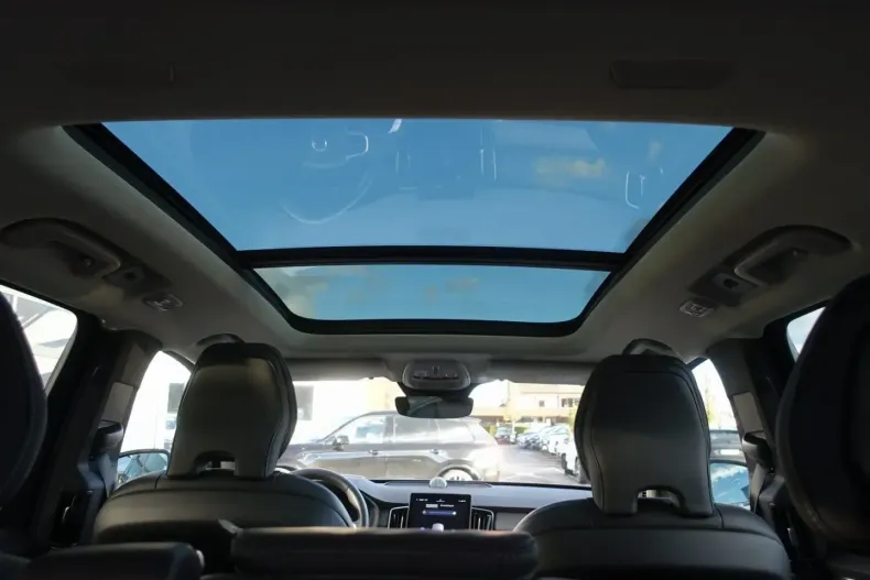 Volvo XC90 din 2025 cu 24.990 km - oferta VOL170912 - foto 14