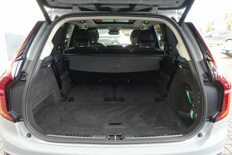 Volvo XC90 din 2025 cu 24.990 km - oferta VOL170912 - foto 21