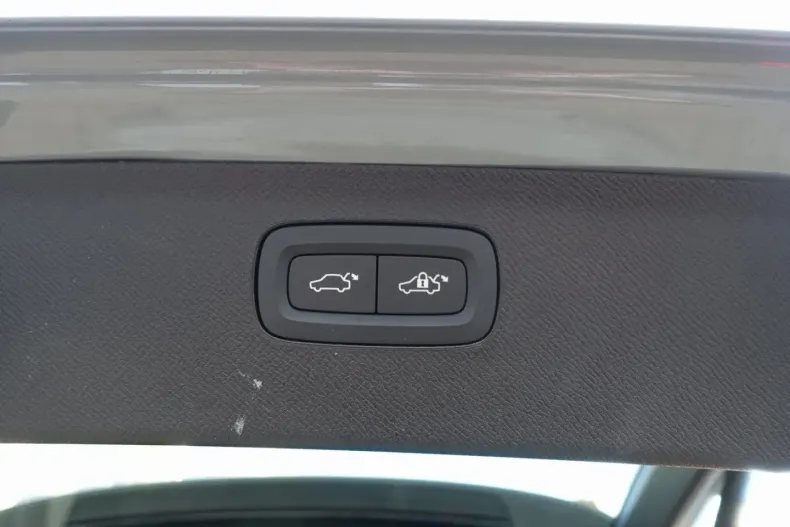 Volvo XC90 din 2025 cu 24.990 km - oferta VOL170912 - foto 24