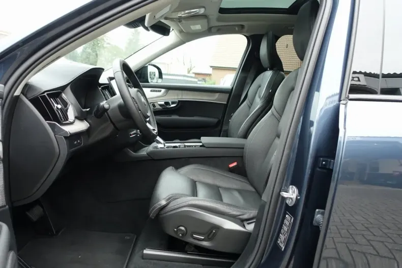 Volvo XC90 din 2025 cu 26.600 km - oferta VOL170914 - foto 8