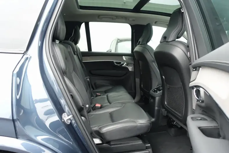 Volvo XC90 din 2025 cu 26.600 km - oferta VOL170914 - foto 11