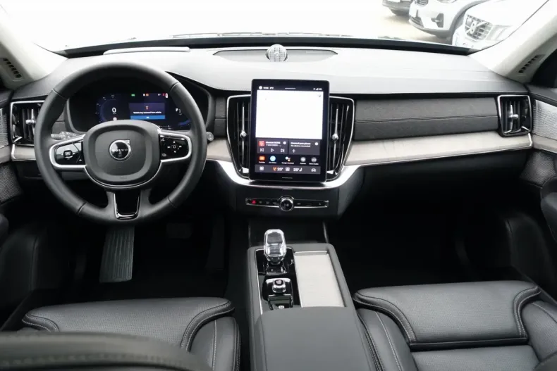 Volvo XC90 din 2025 cu 26.600 km - oferta VOL170914 - foto 12