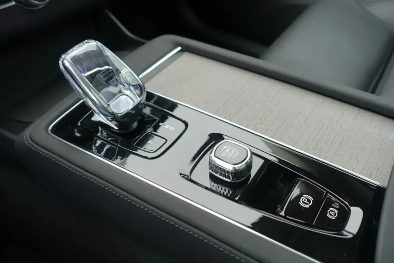 Volvo XC90 din 2025 cu 26.600 km - oferta VOL170914 - foto 15