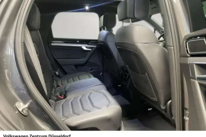 Volkswagen Touareg din 2022 cu 52.074 km - oferta VOL170915 - foto 6