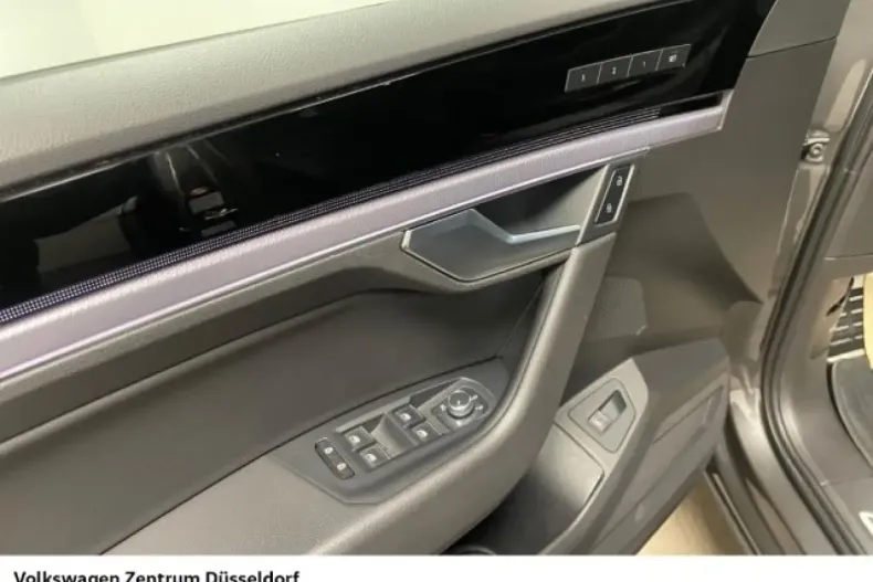 Volkswagen Touareg din 2022 cu 52.074 km - oferta VOL170915 - foto 9