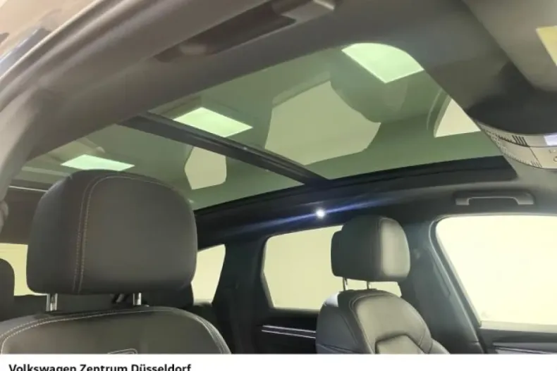 Volkswagen Touareg din 2022 cu 52.074 km - oferta VOL170915 - foto 11