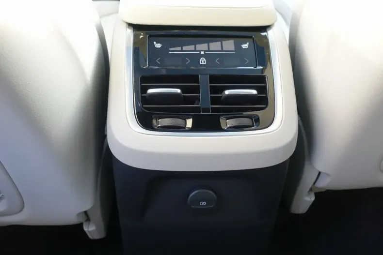 Volvo XC90 din 2024 cu 16.960 km - oferta VOL170917 - foto 20