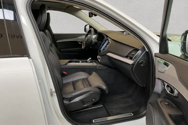 Volvo XC90 din 2024 cu 27.458 km - oferta VOL170924 - foto 18