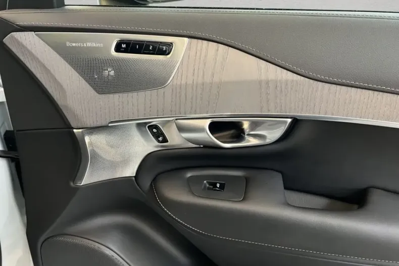 Volvo XC90 din 2024 cu 27.458 km - oferta VOL170924 - foto 19