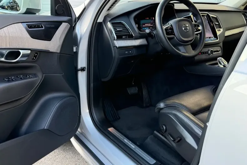 Volvo XC90 din 2022 cu 46.500 km - oferta VOL170925 - foto 10