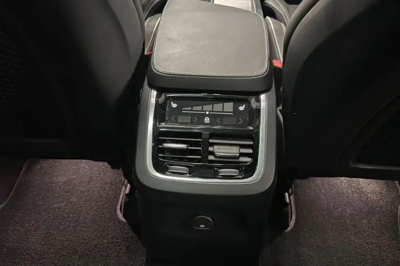 Volvo XC90 din 2024 cu 54.000 km - oferta VOL170926 - foto 31