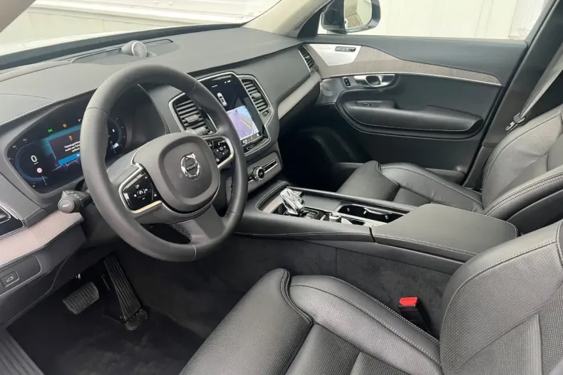 Volvo XC90 din 2023 cu 25.000 km - oferta VOL170928 - foto 8