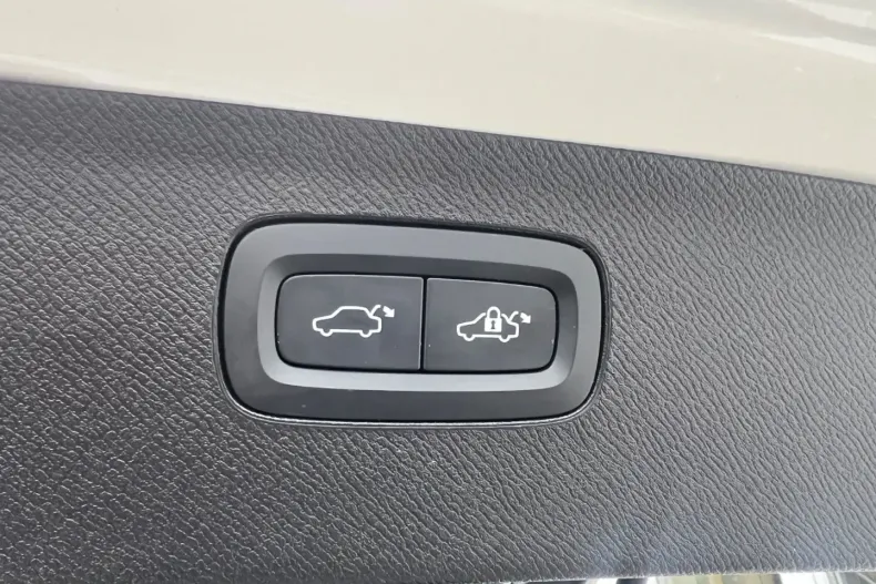 Volvo XC90 din 2023 cu 25.000 km - oferta VOL170928 - foto 19