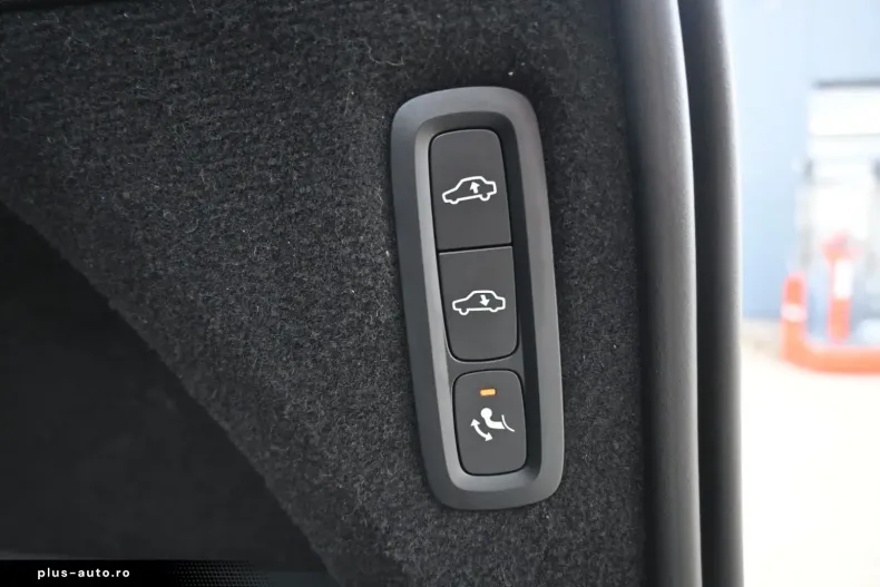 Volvo XC90 din 2023 cu 52.800 km - oferta VOL170931 - foto 16