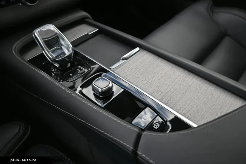 Volvo XC90 din 2023 cu 52.800 km - oferta VOL170931 - foto 23