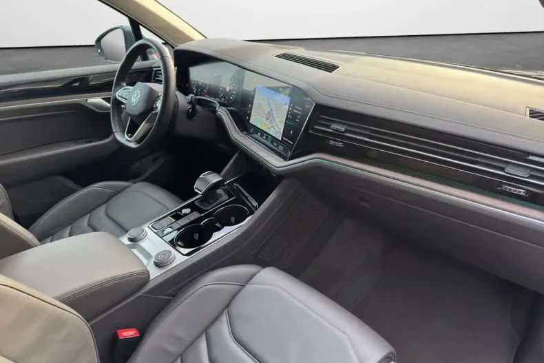 Volkswagen Touareg din 2023 cu 39.834 km - oferta VOL170937 - foto 12