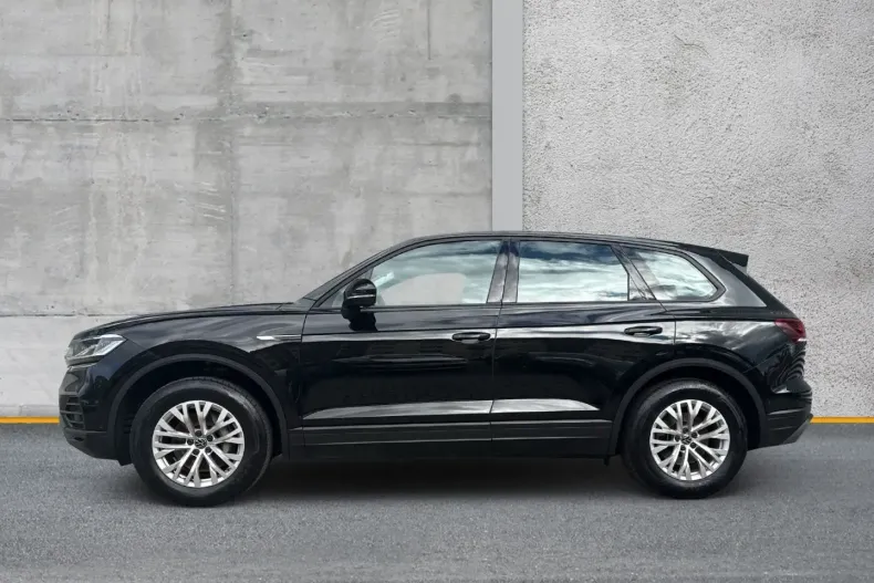 Volkswagen Touareg din 2023 cu 56.400 km - oferta VOL170940 - foto 2