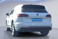 Volkswagen Touareg din 2023 cu 56.276 km - oferta VOL170941 - foto 2